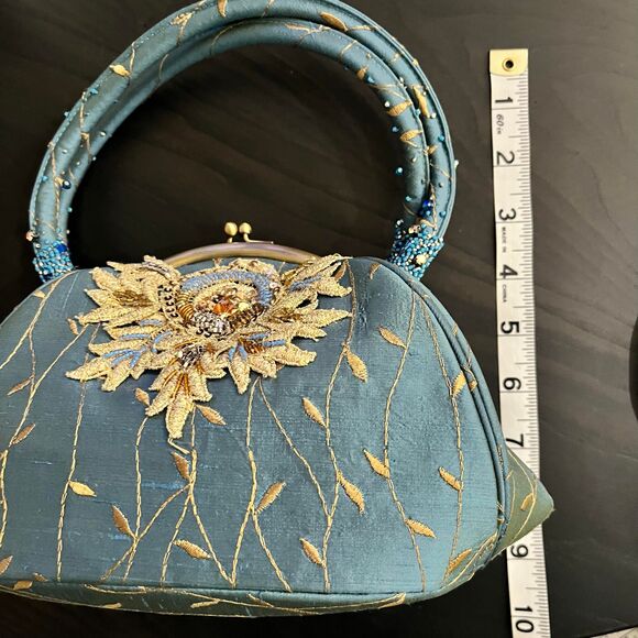 Pat Vini Gorgeous Blue with Gold Appliqué and Embroidery Evening Handbag - Picture 8 of 10